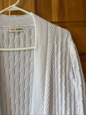 Colour eighteen White Cable-Knit Cardigan
